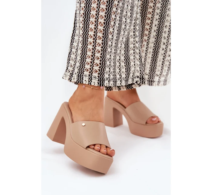 Žabky model 209944 Krok vo veľkom štýle