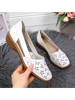 W bílá kožená polobotka model 22050397 - Rieker