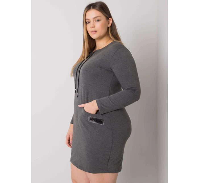 Šaty RV SK 7241.43 tmavo šedá Šaty RV SK 7241.43 tmavo šedá