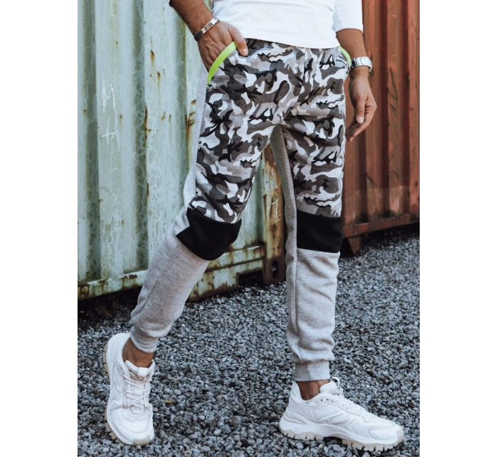 Pánske maskáčové sivé tepláky FashionStreet UX4428