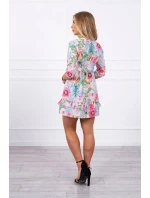 Květinové šaty s vázáním v model 18746781 pudrově růžové - K-Fashion