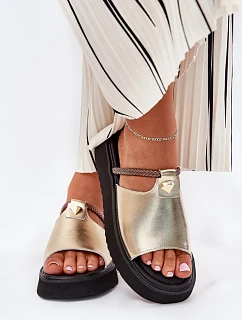 Šľapky na platforme, model 211966 Step in style