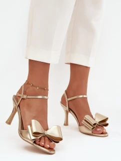 Sandále na podpätku model 222272 Krok vo veľkom štýle