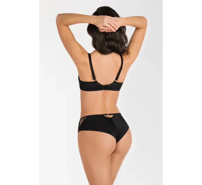 BRAZYLIANY model 19330673 - Gorsenia BRAZYLIANY model 19330673 - Gorsenia