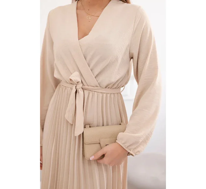 Šaty s viazaným plisovaným lemom béžové