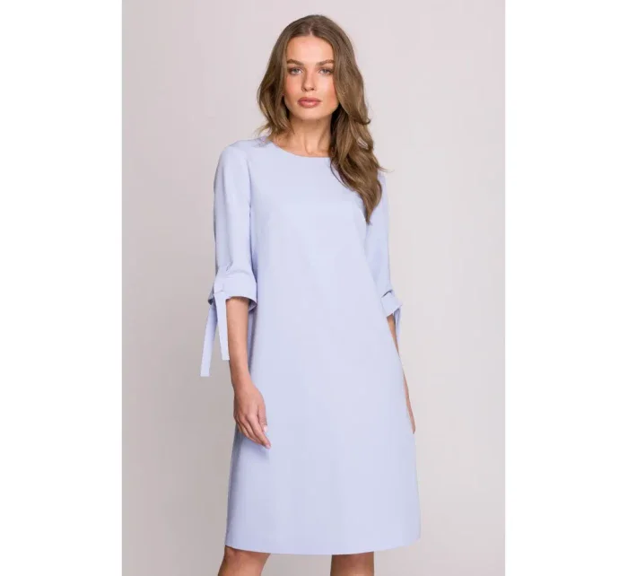 model 20966055 Šaty áčkového střihu se zavazovacími rukávy světle modré - STYLOVE model 20966055 Šaty áčkového střihu se zavazovacími rukávy světle modré - STYLOVE