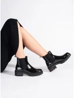 Krásné kotníčkové boty černé dámské na plochém podpatku Krásné kotníčkové boty černé dámské na plochém podpatku