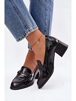 Kožené lakované dámské lodičky na podpatku model 22101229 Černé - VINCEZA Kožené lakované dámské lodičky na podpatku model 22101229 Černé - VINCEZA