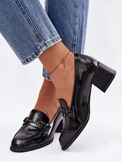 Kožené lakované dámské lodičky na podpatku model 22101229 Černé - VINCEZA