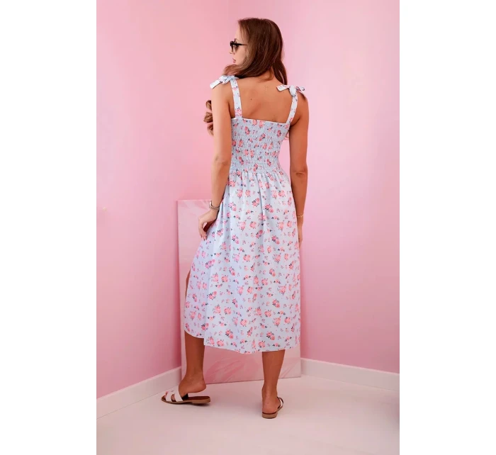 Dámske šaty bez ramienok s potlačou a viazaním modré