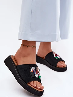 Kožené Semišové Dámské Pantofle s Ozdobou na Platformě model 22125941 Černé - VINCEZA