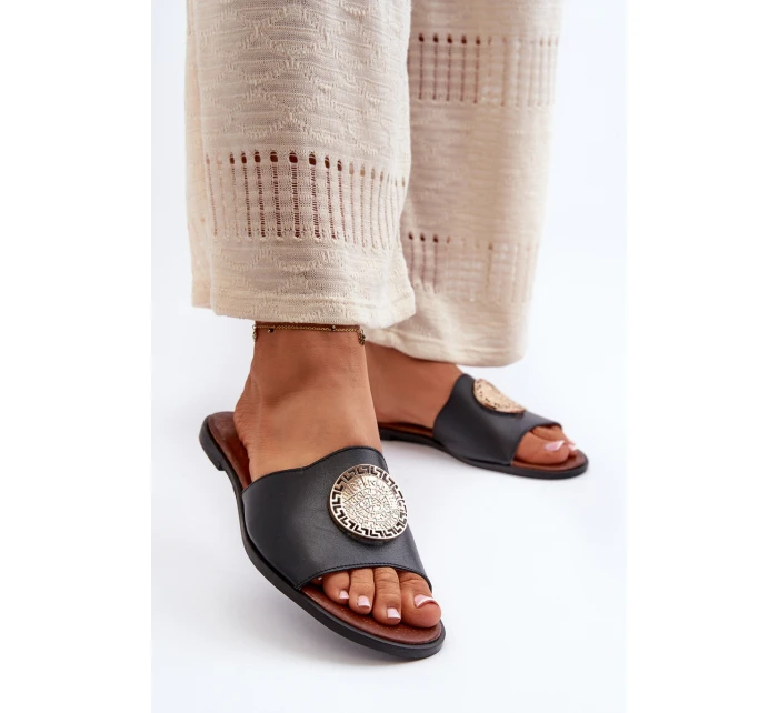 Zazoo 2938 Skórzane Klapki Na Płaskim Obcasie Z Ozdobą Czarne Zazoo 2938 Skórzane Klapki Na Płaskim Obcasie Z Ozdobą Czarne