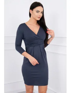 Priliehavé šaty s líniou poprsia v grafitovej farbe