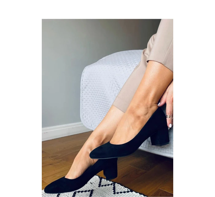 Dámske lodičky na stĺpikovom podpätku LL-270P čierna - Seastar Dámske lodičky na stĺpikovom podpätku LL-270P čierna - Seastar