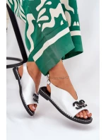 Sandały Na Płaskim Obcasie Z Ozdobą Eko Skóra Srebrne Tillireta Sandały Na Płaskim Obcasie Z Ozdobą Eko Skóra Srebrne Tillireta