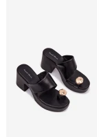 Dámské sandály na sloupkovém podpatku se zlatým detailem Černé model 22037700 - Boto