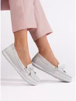 Moderné dámske biele mokasíny bez podpätku Moderné dámske biele mokasíny bez podpätku