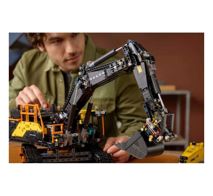 LEGO Technic 42215 Volvo EC500 Hybridné rýpadlo