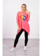 Oversize halenka s potiskem model 18745782 rtů růžová neonová - K-Fashion Oversize halenka s potiskem model 18745782 rtů růžová neonová - K-Fashion