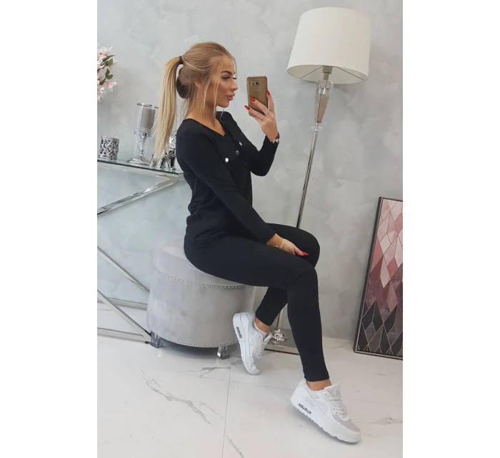 Sada s knoflíkovým výstřihem černé barvy Sada s knoflíkovým výstřihem černé barvy