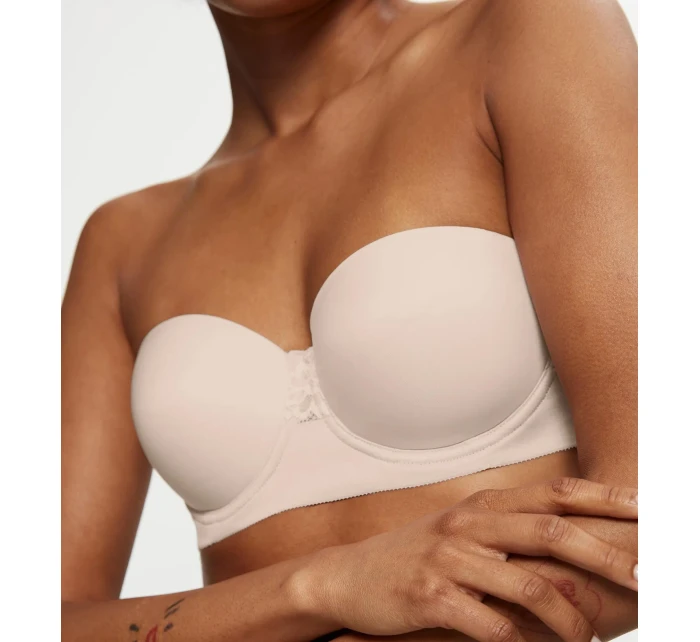 Dámská vyztužená podprsenka Vivid Spotlight model 21745507 krémová - Triumph Dámská vyztužená podprsenka Vivid Spotlight model 21745507 krémová - Triumph