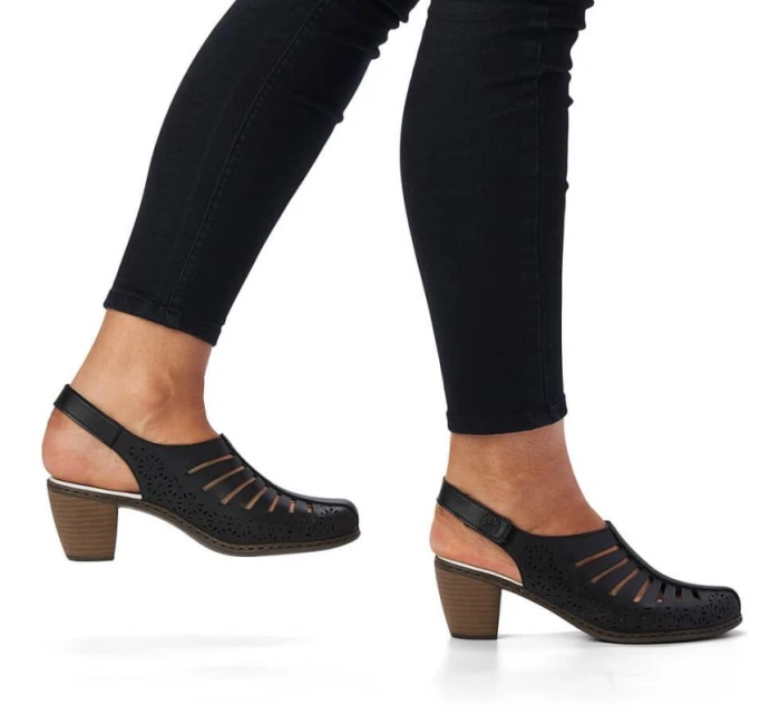 Dámske pohodlné kožené sandále na podpätku Rieker 40959-00