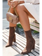 Dámské kozačky na podpatku s prošíváním hnědé model 21709481 - Boto