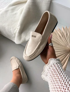 Dámské mokasíny s malým zlatým detailem béžové model 21900431 - Boto