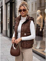 Kamizelka damska pikowana z kapturem brązowa model 22358236 - FashionStreet Kamizelka damska pikowana z kapturem brązowa model 22358236 - FashionStreet