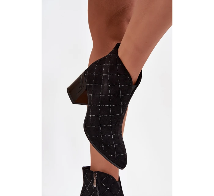 Botki Damskie Na Słupku Ze Zdobieniem D&A MR52-133 Czarne