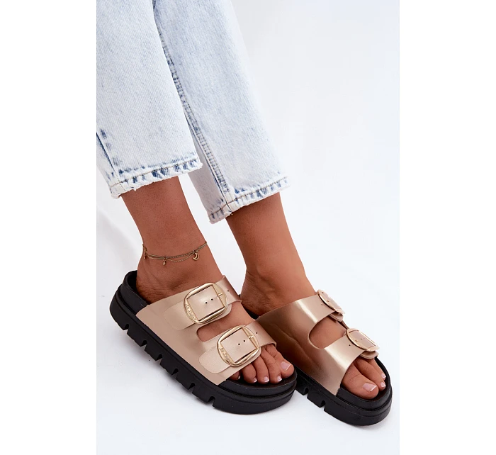 Dámské nazouváky s přezkami  Zlaté model 22123016 - Lee Cooper