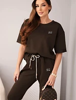 Dámsky viskózový set s krátkym rukávom a nohavicami s ohrnutými nohavicami hnedej farby