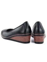 Dámske lodičky na platforme čierne Vinceza 58629