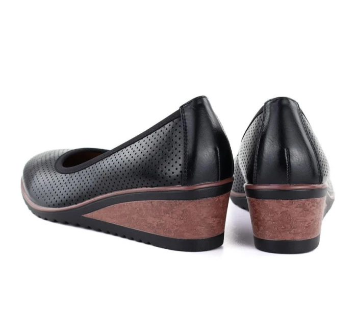 Dámske lodičky na platforme čierne Vinceza 58629