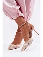 Sandále na podpätku model 226511 Vykročte štýlovo