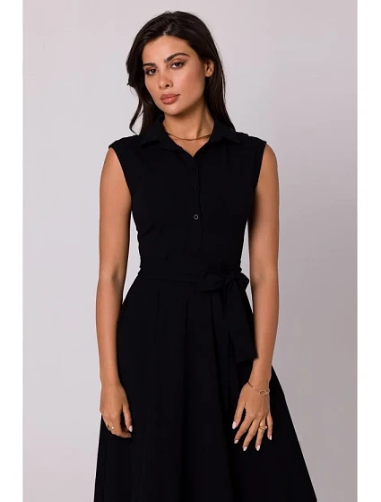 Bavlněné šaty ve střihu černé model 18407225 - BeWear Bavlněné šaty ve střihu černé model 18407225 - BeWear