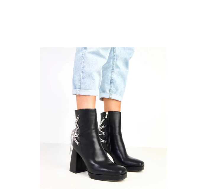 Topánky na podpätku model 217912 Solea