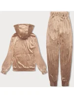 Béžová dámská velurová souprava s rozepínací mikinou model 19392612 - J.STYLE Béžová dámská velurová souprava s rozepínací mikinou model 19392612 - J.STYLE