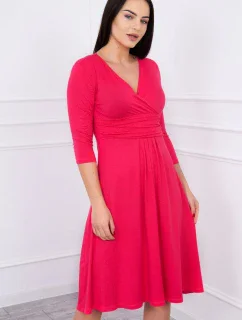 Šaty s prestrihom pod prsiami fuchsiová