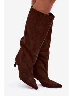 Dámské kozačky z eko semiše nazouvací na podpatku čokoládové Phelin Dámské kozačky z eko semiše nazouvací na podpatku čokoládové Phelin