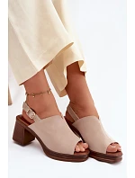 Kožené semišové sandály na podpatku Vinceza Béžové