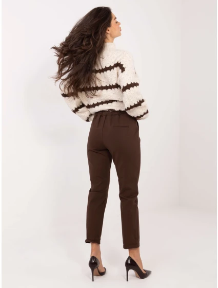 Spodnie IT SP model 21793756 ciemny brązowy - FPrice Spodnie IT SP model 21793756 ciemny brązowy - FPrice