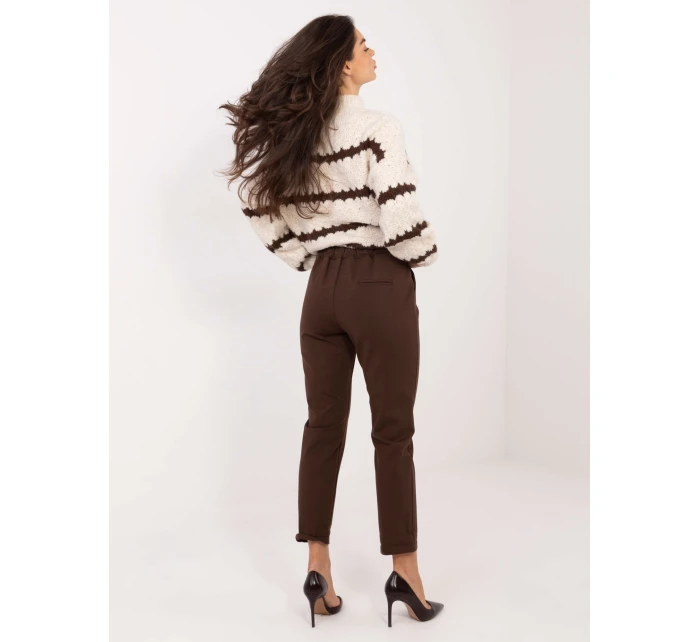 Spodnie IT SP model 21793756 ciemny brązowy - FPrice Spodnie IT SP model 21793756 ciemny brązowy - FPrice