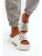 Piankowe Klapki Damskie Na Masywnej Podeszwie Z Misiem Białe Lamira