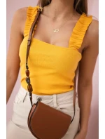 Halenka bez ramínek s volánky v hořčicové barvě Halenka bez ramínek s volánky v hořčicové barvě
