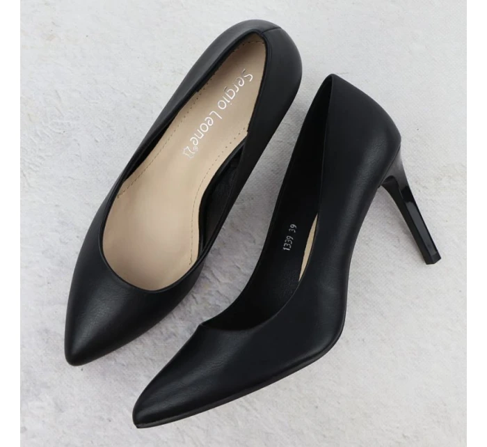 Černé lodičky na jehlovém podpatku Sergio model 21905077 - LEONE