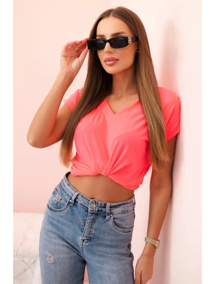 Dámska bavlnená blúzka s véčkovým výstrihom a krátkymi rukávmi v neónovo ružovej farbe