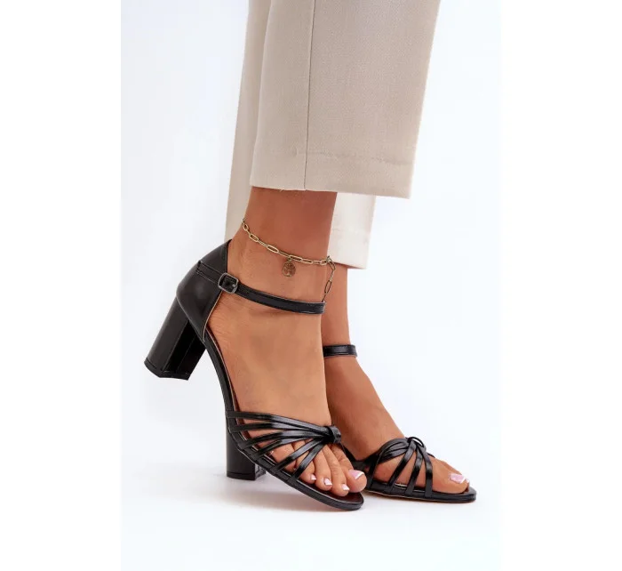 Sandály na podpatku model 21149176 černé Step in style - SWEET SHOES Sandály na podpatku model 21149176 černé Step in style - SWEET SHOES