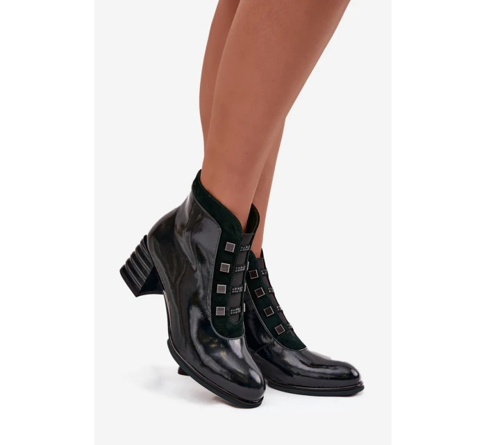 Lakované dámské kotníkové boty z přírodní kůže na podpatku model 21713856 tmavě zelené - D&A