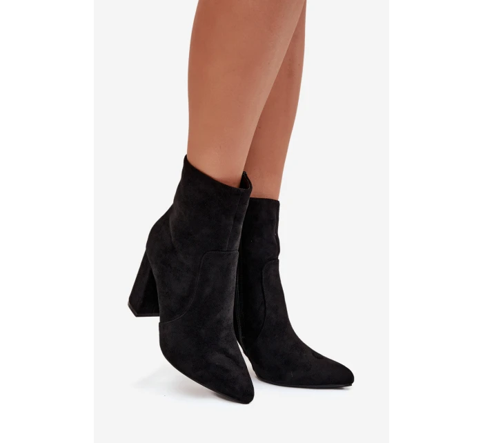 Dámske čižmy Pralina - zateplené, na stĺpikovom podpätku, čierne Dámske čižmy Pralina - zateplené, na stĺpikovom podpätku, čierne